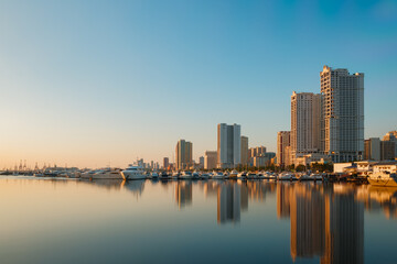 Obraz premium Skyline of Manila City and Manila Bay 