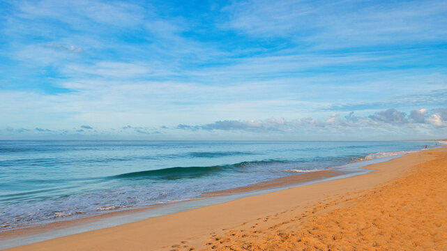 
Boa Vista, Cabo Verde &Aacute;frica: - 22 de marzo de 2026: Praia Lacacao in Boa Vista, Capo Verde is a stunning beach with crystal clear waters and white sand. This was on a hot sunny afternoon. This is a 