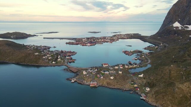 Im&aacute;genes a&eacute;reas de Reine en Lofoten, en Noruega, im&aacute;genes de drone, 4k 30fps