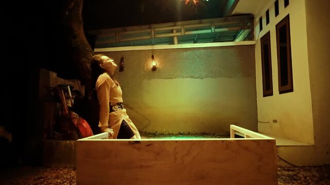 Pained and Graceful Contemporary Dance Inside a Confining Box