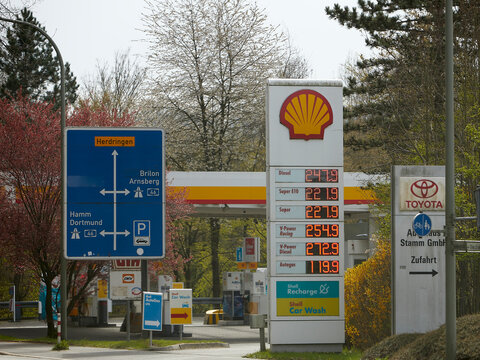 Arnsberg, NRW, Germany, 2026 04 03, price board of shell petrol station, symbolising the sharp rise in petrol and diesel prices in Germany