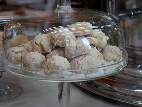 Pizzicotti alle mandorle, tipici biscotti siciliani dal cuore morbido alle mandorle