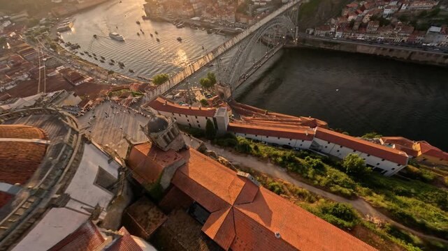 FPV drone flying over Dom Lu&iacute;s I Bridge in Porto Portugal with Douro River and Gaia city view in daylight.
4K high quality immersive cinematic FPV footage.
