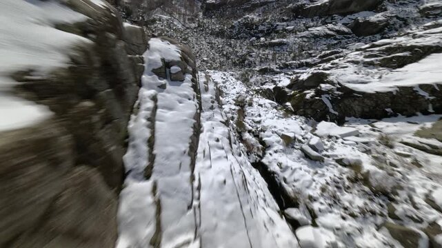 FPV drone flying down steep mountain slope in Serra da Estrela Portugal with immersive dynamic movement.
4K high quality cinematic FPV mountain footage.