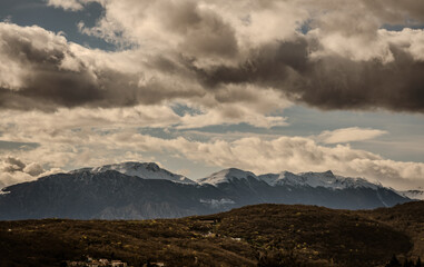 Obraz premium A look at the Mainarde mountains of Molise in early spring 2026.