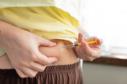 Abdominal Injection Procedure for Medical Treatment (Diabetes, Weight Loss, Clot Prevention)