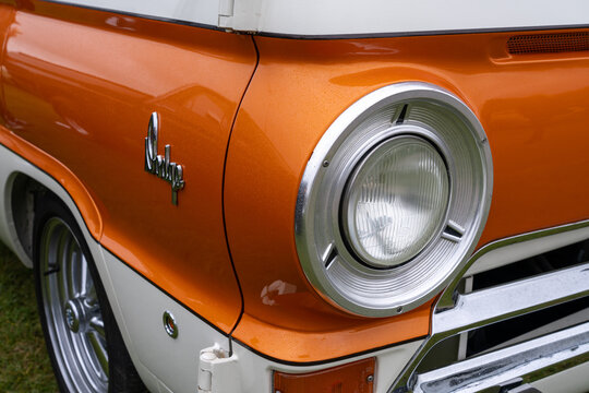 Dodge Scooby Doo Van in Orange