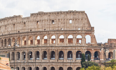 Fototapeta premium Vista del Colosseo dalla via dei Fori Imperiali, Roma
