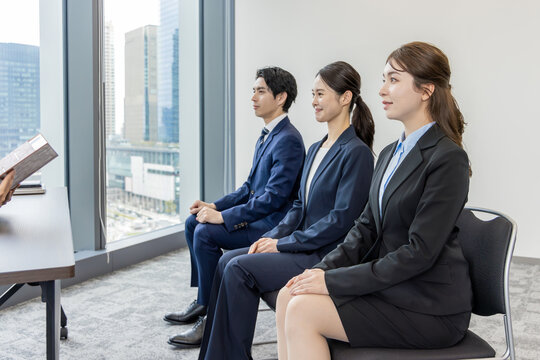 中途採用　キャリア　エリート　面接イメージ