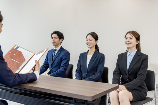 中途採用　キャリア　エリート　面接イメージ