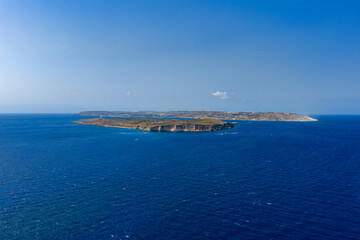 Fototapeta premium Comino island coastline - Ghajnsielem, Malta