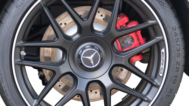 Mercedes Benz AMG Leichtmetall Felge mit 19 Zoll Bereifung, Schlieren 3 April 2026