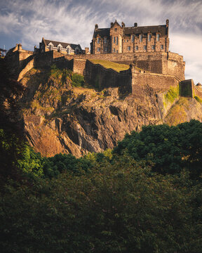 Edinburgh Castle at Golden Hour Framed by Blossoms &ndash; Springtime in Scotland
