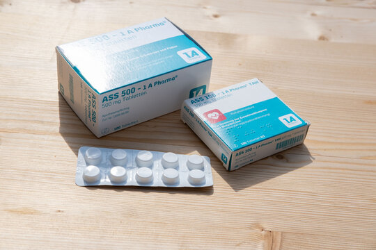 ASS 500 and ASS 100 medication boxes from 1A Pharma acetylsalicylic acid tablets, blister pack, German pharmaceutical products, pain relief and blood thinner medication, cardiovascular health care