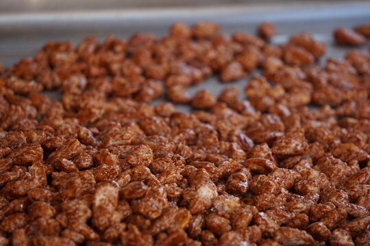 almendras garrapi&ntilde;adas con caramelo de azucar