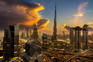 Aerial view of downtown Dubai at night © Sergii Figurnyi