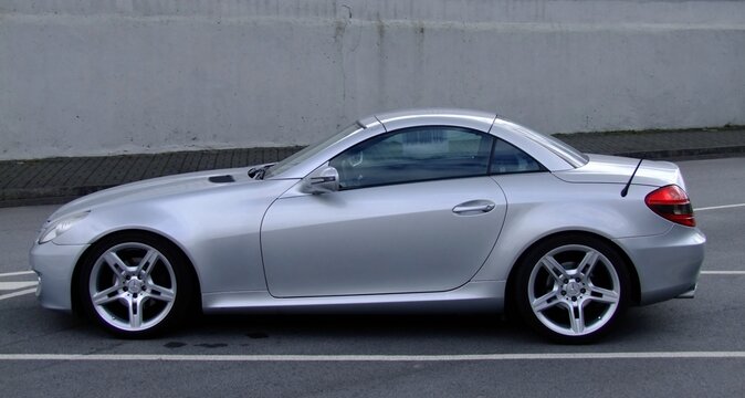 Mercedes-Benz SLK R171 silver sports car parked