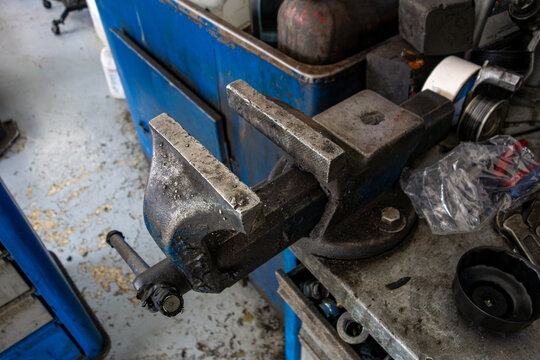 bench heavy duty vice