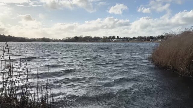 St&uuml;rmisches Wetter &uuml;ber dem Russee in Kiel