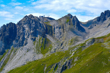 Naklejka premium Der Arlberger Klettersteig in den Lechtaler Alpen in Tirol/Vorarlberg