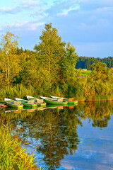 Fototapeta premium Der Elbsee, Moorsee bei Aitrang im bayerischen Ostallgäu 