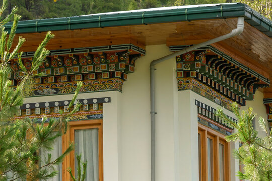 Paro Bhutan, traditional bhutanese decoration above windows 