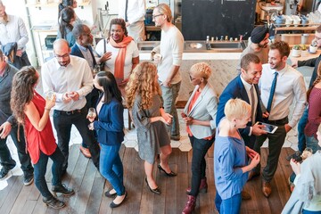 Diverse group socializing at event © Rawpixel.com