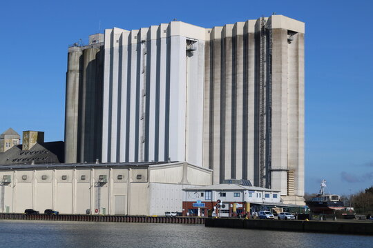Granary at the Weser River in Brake