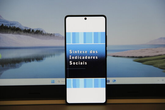 SIS - S&iacute;ntese dos Indicadores Sociais.