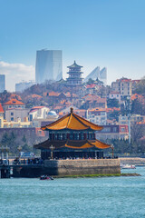 Naklejka premium Tsingtao Pavilion Overlooking Qingdao Cityscape