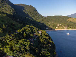 Fototapeta premium Wonderful paradisiacal Toque-Toque Grande beach in São Sebastião