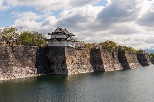 Osaka Castle with moat, Osaka Castle Park, Chūō-ku, Osaka, Japan