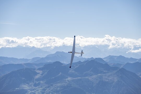 Glider in the mountains, Loferer Steinberge, Tyrol, Austria