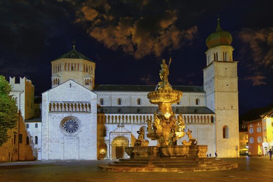 Cathedral Square with Cathedral and Neptune Fountain in the evening, Trento, Trentino-Alto Adige, Italy
