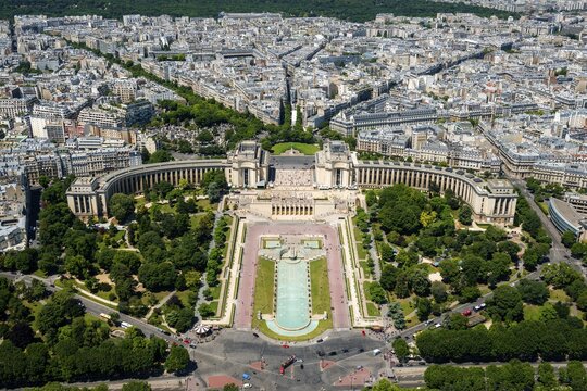 View from the Eiffel Tower to the Jardins du Trocad&eacute;ro, Paris, France