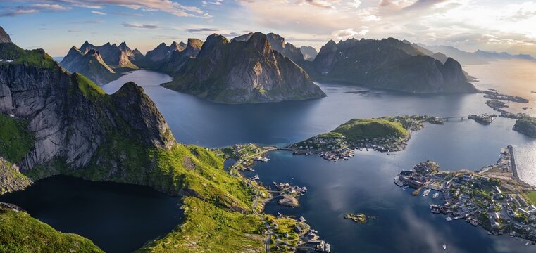 Evening atmosphere, view from Reinebringen, Reinebriggen, to Hamnoy, Reine and the Reinefjord with Bergen, Moskenes, Moskenes&ouml;y, Lofoten, Norway
