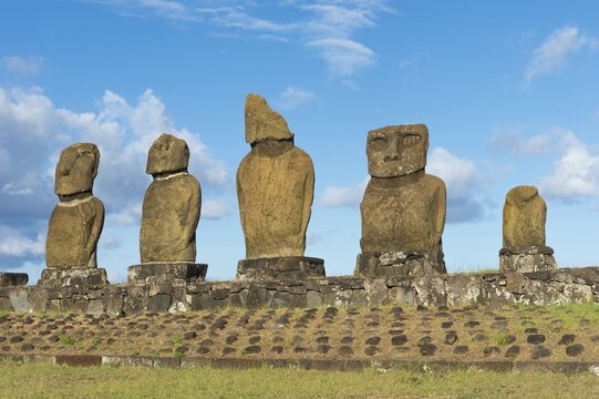 Moais at the Tahai ceremonial complex, Hanga Roa, Rapa Nui National Park, Unesco World Heritage Site, Easter Island, Chile