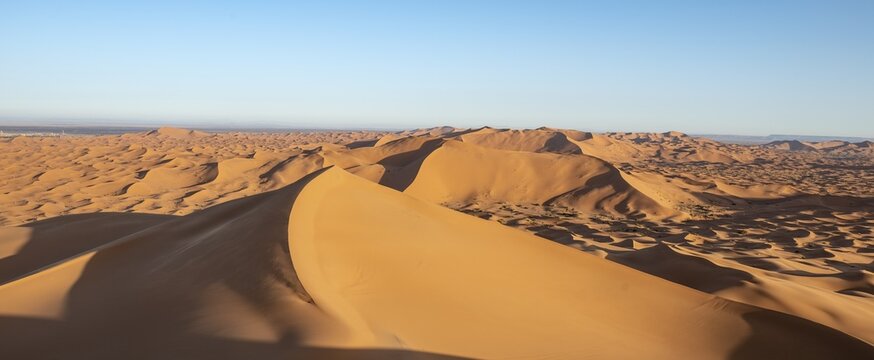 Sand dunes in the desert, dune landscape Erg Chebbi, Merzouga, Sahara, Morocco