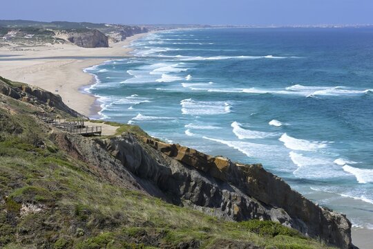 Rugged rocky Atlantic coast, Foz de Arelho, Leiria district, Portugal
