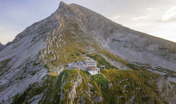 Alpine Club Hut Watzmannhaus, Rear Hocheck, Berchtesgaden Alps, Berchtesgadener Land, Upper Bavaria, Bavaria, Germany