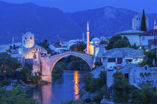 Mostar Bridge over Neretva river at sunset, Unesco World Heritage Site, Mostar, Bosnia and Herzegovina