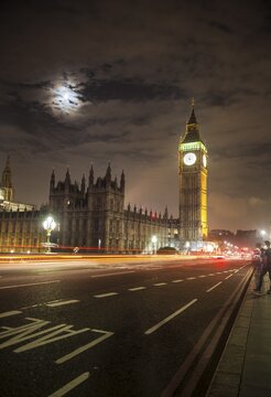 Palace of Westminster with Big Ben at night, Westminster Bridge, motion blur,  London, England, Great Britain