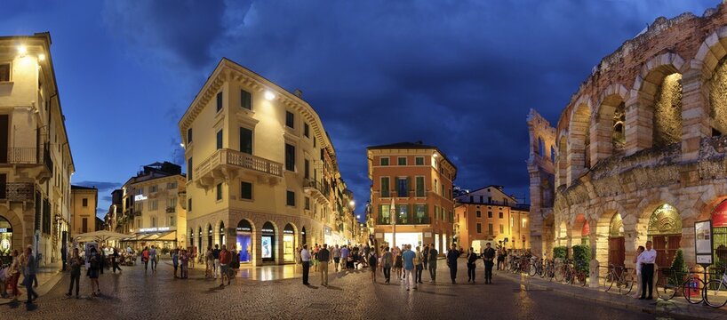 Piazza Bra with Roman amphitheatres Arena di Verona in the evening, Piazza Bra, Verona, Veneto, Italy