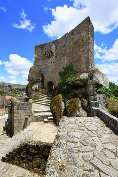Castle and Treason doors, Sortelha, Serra da Estrela, Beira Alta, Portugal