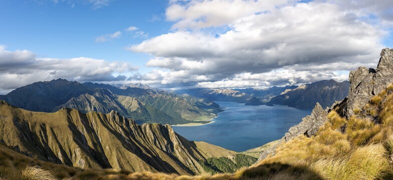 View of Lake Hawea, lake and mountain landscape, view from Isthmus Peak, Wanaka, Otago, South Island, New Zealand