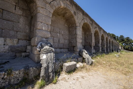 Remains of marble figures, ruins of the Roman healing temple Asklepieion, Kos, Dodecanese, Greece