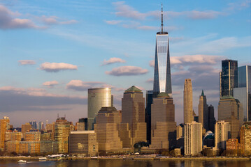 Fototapeta premium New York City skyline. Manhattan skyline in New York City. Iconic skyscrapers of New York City. New York skyline panorama.