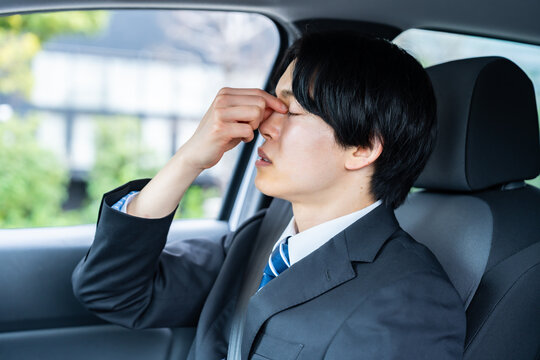 疲れを訴える男性