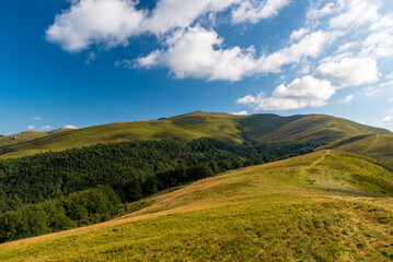 Naklejka premium Beautiful Valcan mountains in Romania - view from hiking trail bellow Muncel hill