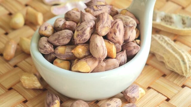  A Peanuts,  A striped peanuts 